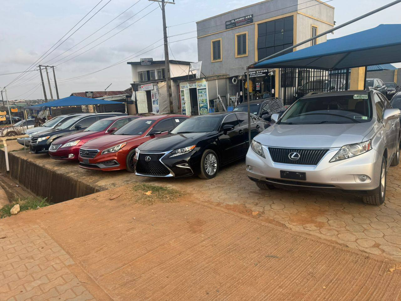 Olasheu Ara Autos dealership and vehicles in Ikorodu